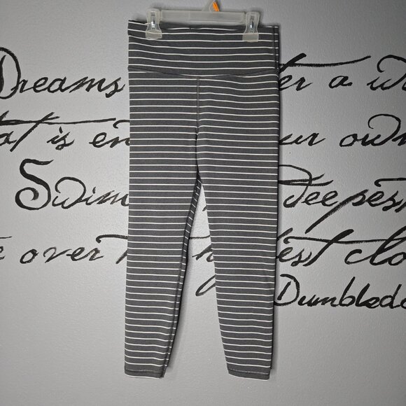 Nike Dri-FIT Epic Run Printed Tights & GapFit High Rise Blackout Print Leggings - Picture 6 of 11